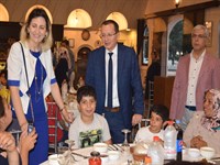 Öksüz ve Yetim Çocuklu Ailelere İftar Yemeği Düzenledi